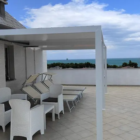 Luxury Sea View Apartament Porto SantʼElpidio