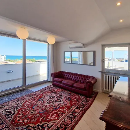Luxury Sea View Apartament