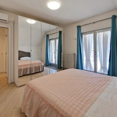 Luxury Sea View Apartment