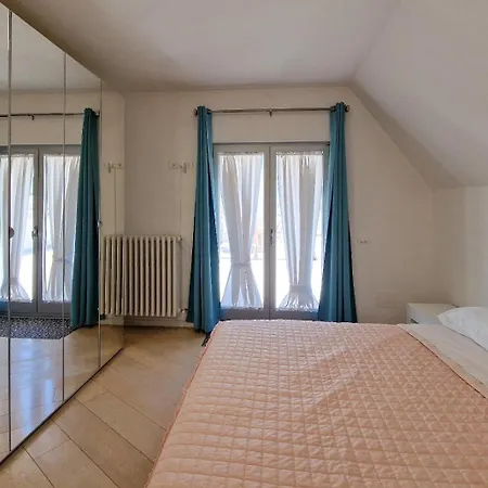 Апартаменты Luxury Sea View *